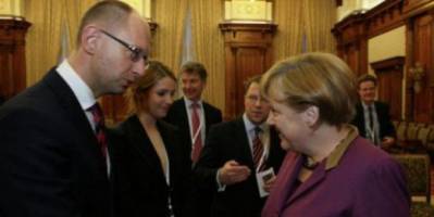 Меркель запросила до себе Яценюка після виборів